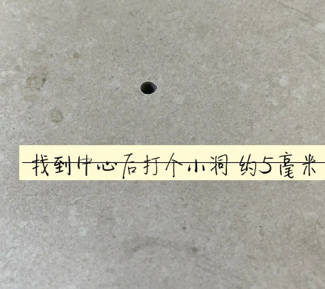 嘉黎瓷砖空鼓维修公司专业解答在瓷砖铺贴过程中，如果砂料搅拌不均匀，将会带来以下问题
